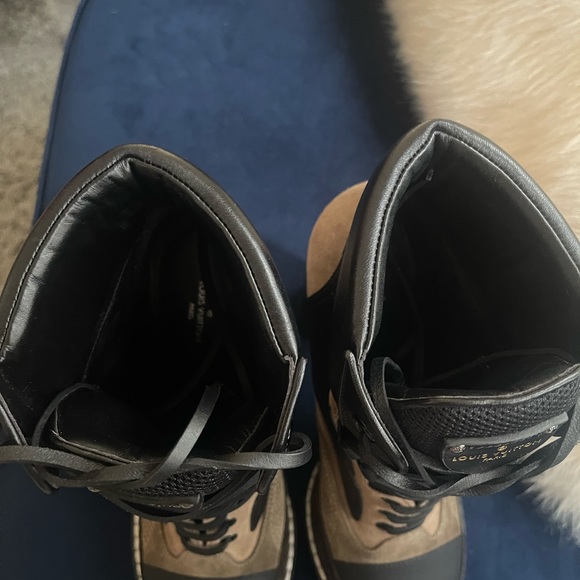 AUTHENTIC LOUIS VUITTON BOOT - Picture 4 of 5